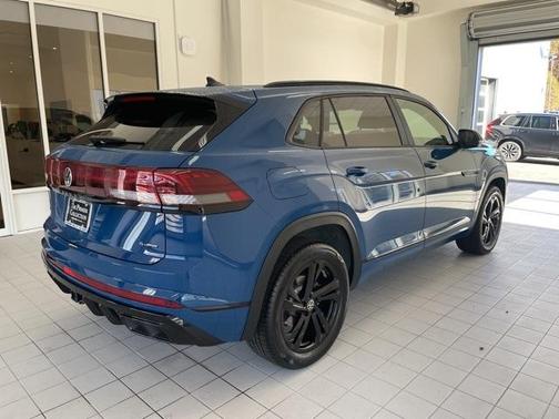 2025 Volkswagen Atlas Cross Sport 2.0T SEL R-Line Black