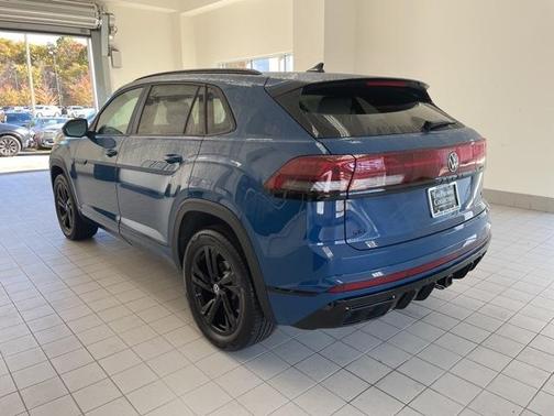 2025 Volkswagen Atlas Cross Sport 2.0T SEL R-Line Black