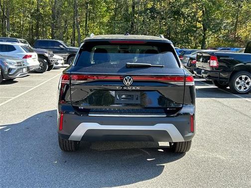2025 Volkswagen Tiguan 2.0T SE