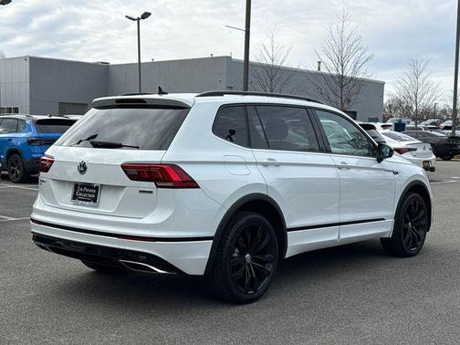 2021 Volkswagen Tiguan 2.0T SE R-Line Black