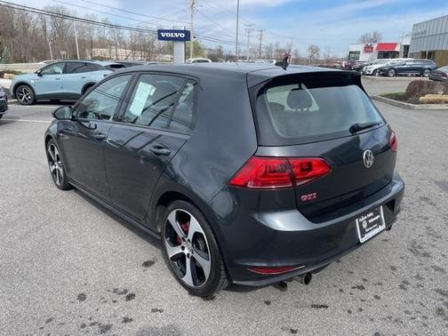2017 Volkswagen Golf GTI SE 4-Door