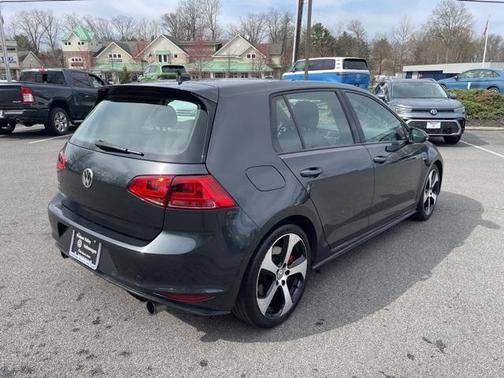 2017 Volkswagen Golf GTI SE 4-Door