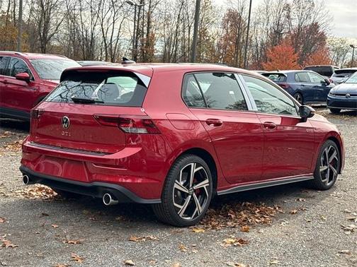 2025 Volkswagen Golf GTI 2.0T SE