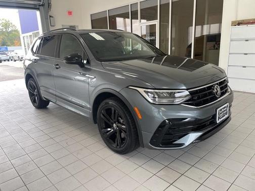 2023 Volkswagen Tiguan 2.0T SE R-Line Black