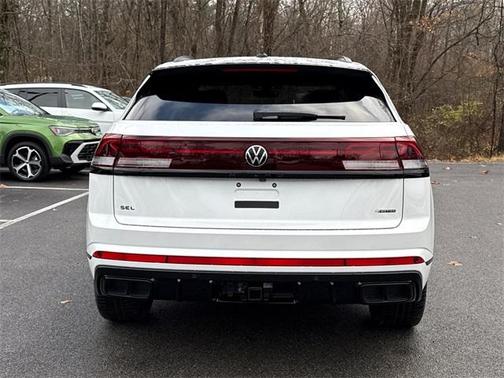 2026 Volkswagen Atlas Cross Sport 2.0T SEL R-Line Black