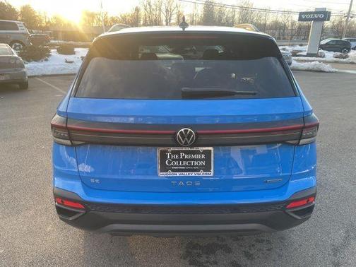 2025 Volkswagen Taos 1.5T SE Black