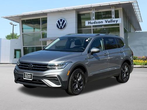 Pyrite Silver Metallic 2024 Volkswagen Tiguan 2.0T SE