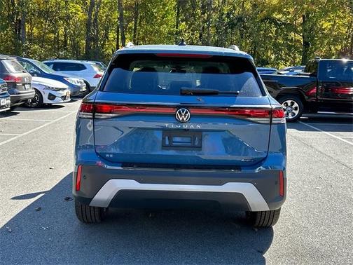 2025 Volkswagen Tiguan 2.0T SE