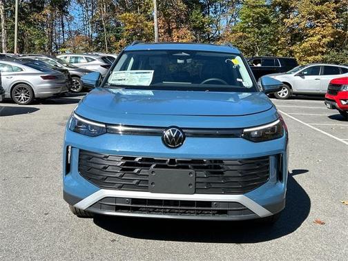 2025 Volkswagen Tiguan 2.0T SE
