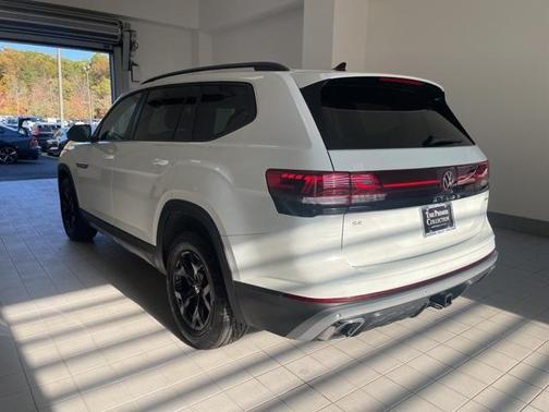2025 Volkswagen Atlas 2.0T Peak Edition