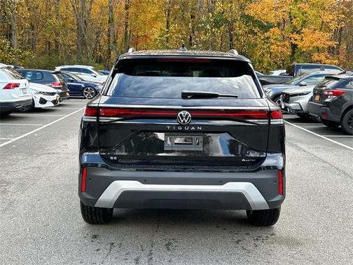 2025 Volkswagen Tiguan 2.0T SE