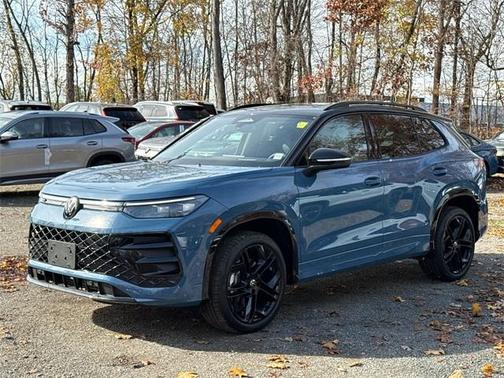 2025 Volkswagen Tiguan 2.0T SE R-Line Black