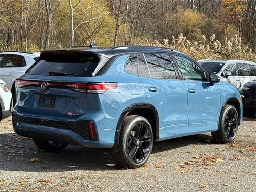 2025 Volkswagen Tiguan 2.0T SE R-Line Black