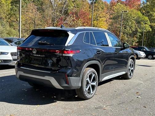 2025 Volkswagen Tiguan 2.0T SE
