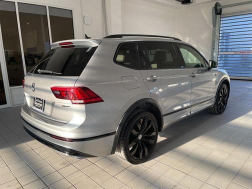 2020 Volkswagen Tiguan 2.0T SE R-Line Black