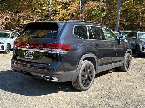 2025 Volkswagen Atlas 2.0T SE