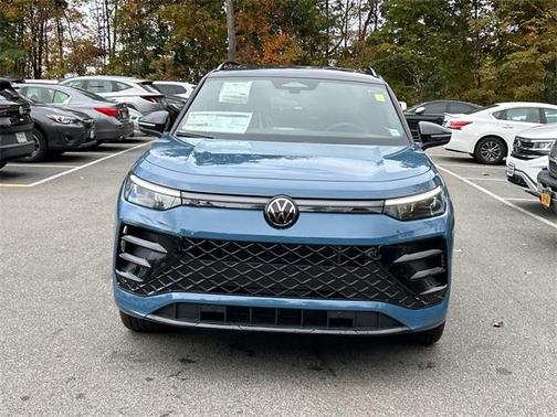 2025 Volkswagen Tiguan 2.0T SE R-Line Black