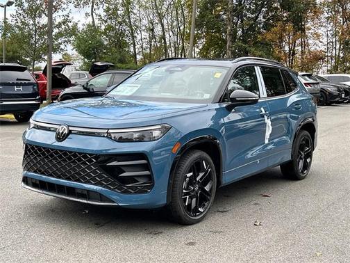 2025 Volkswagen Tiguan 2.0T SE R-Line Black