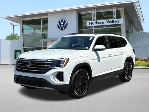 Pure White 2025 Volkswagen Atlas 2.0T SE