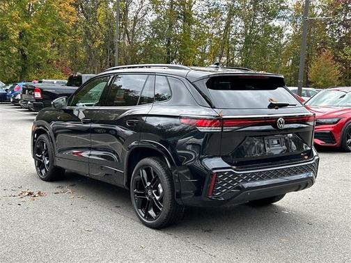 2025 Volkswagen Tiguan 2.0T SE R-Line Black