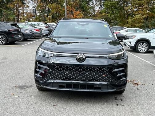 2025 Volkswagen Tiguan 2.0T SE R-Line Black