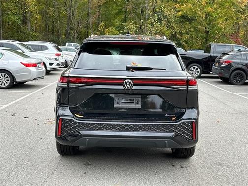 2025 Volkswagen Tiguan 2.0T SE R-Line Black