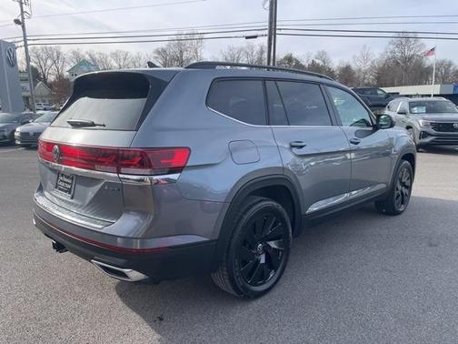 2025 Volkswagen Atlas 2.0T SE