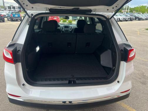 Summit White 2021 Chevrolet Equinox 1LT