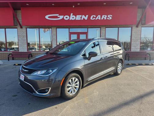 2018 Chrysler Pacifica Touring-L