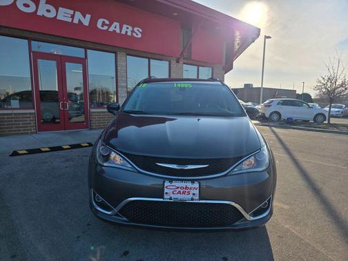 2018 Chrysler Pacifica Touring-L