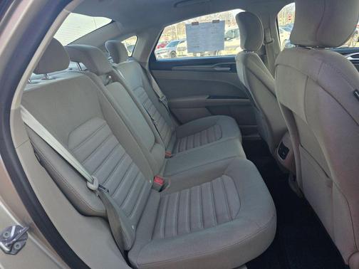 2018 Ford Fusion Hybrid SE