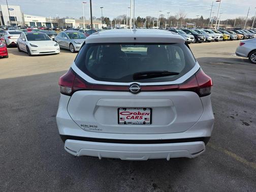 2022 Nissan Kicks S