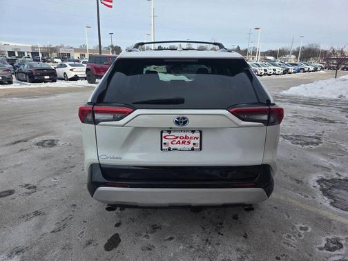 2022 Toyota RAV4 Hybrid SE