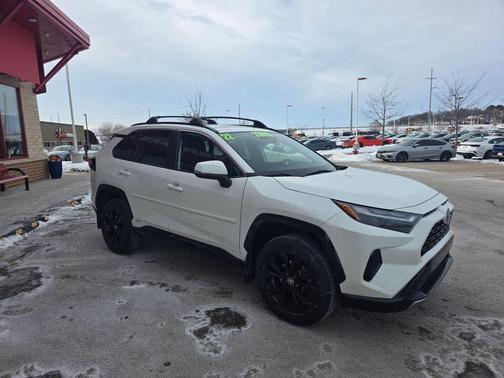 2022 Toyota RAV4 Hybrid SE