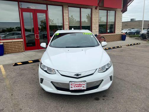White 2018 Chevrolet Volt LT