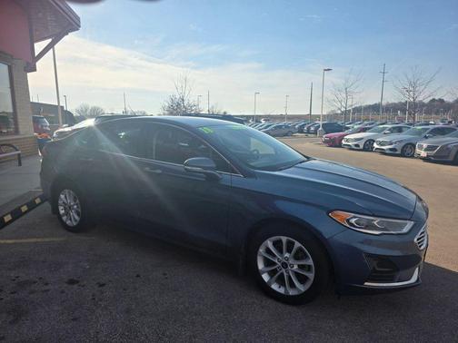 2019 Ford Fusion Energi SE Luxury