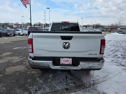 2022 RAM 2500 Tradesman Crew Cab 4x4 8' Box