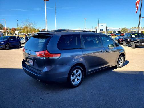 2014 Toyota Sienna LE