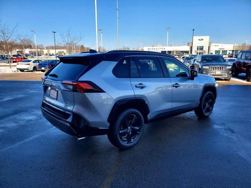 2020 Toyota RAV4 Hybrid SE
