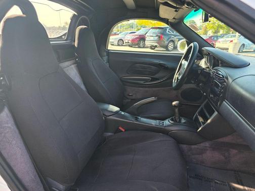 1998 Porsche Boxster Cabriolet 2D