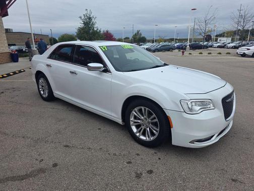 2017 Chrysler 300C Base