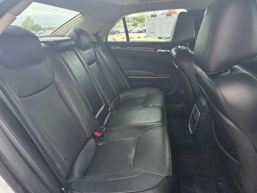 2017 Chrysler 300C Base