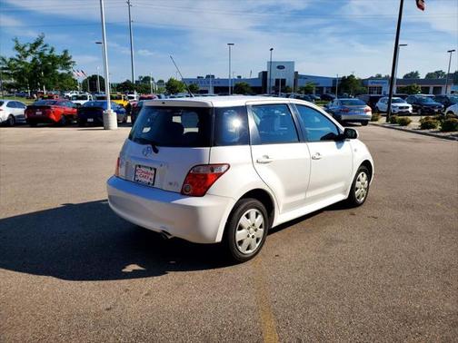 2006 Scion xA Hatchback 4D
