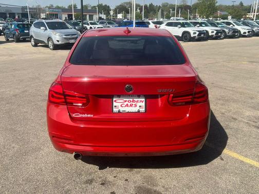 Melbourne Red Metallic 2018 BMW 320 i