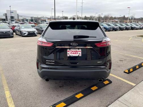 2020 Ford Edge SE