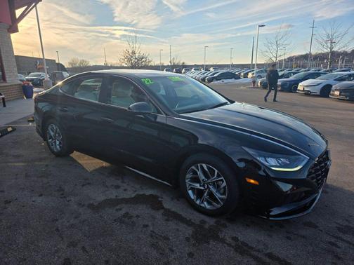 2022 Hyundai SONATA SEL