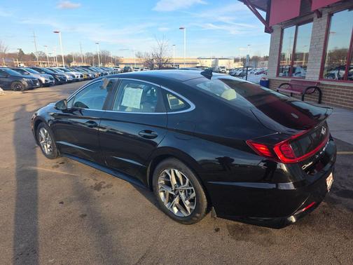 2022 Hyundai SONATA SEL