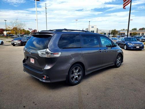 2017 Toyota Sienna SE