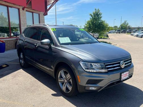 Platinum Gray Metallic 2021 Volkswagen Tiguan 2.0T SEL