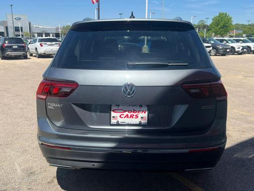 Platinum Gray Metallic 2021 Volkswagen Tiguan 2.0T SEL